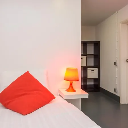 Daire Large & Relaxing Loft In Alfama Lisboa