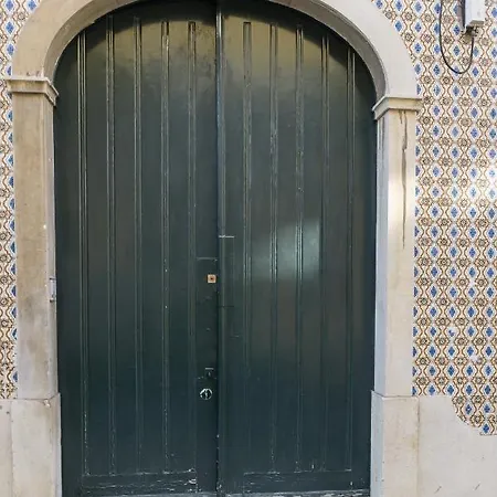 Large & Relaxing Loft In Alfama דירה ליסבון